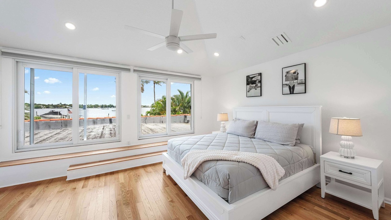 Photo of Bedroom in East Ocean Ave