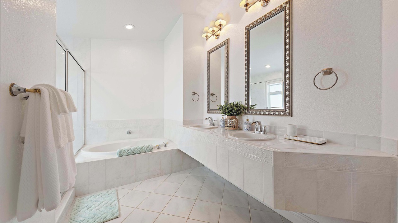Photo of Bathroom in East Ocean Ave