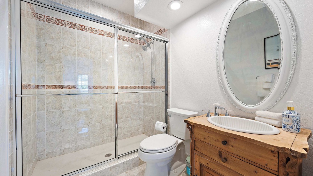 Photo of Bathroom in East Ocean Ave