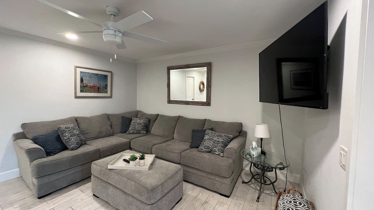 Photo of Livingroom in Upper Grand Lagoon