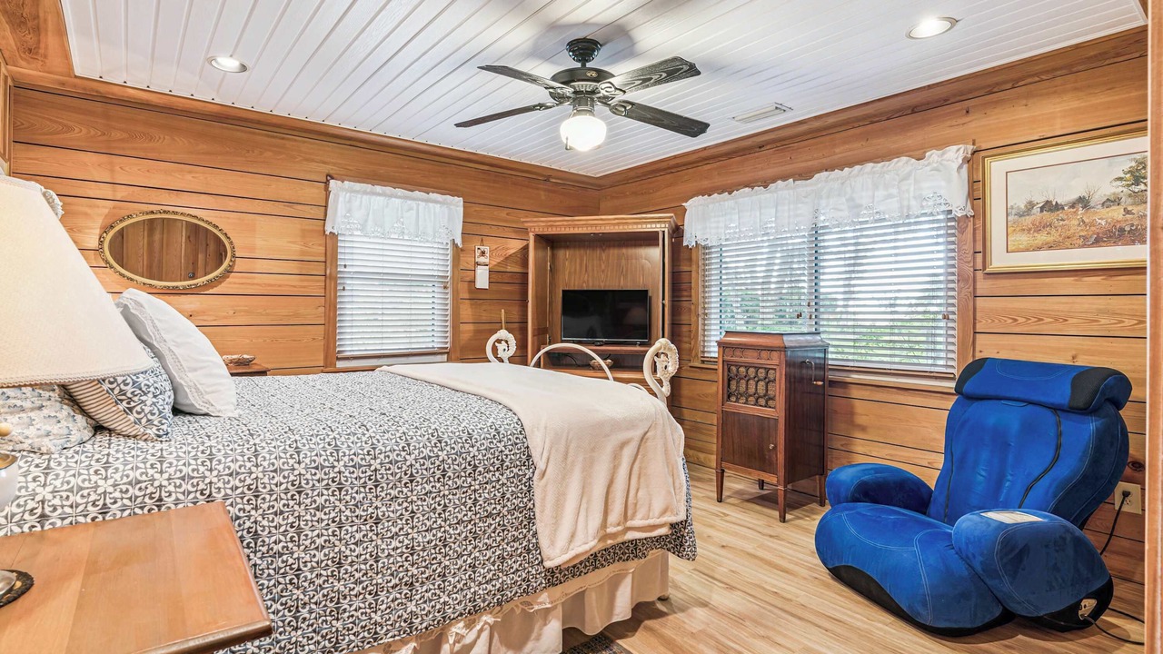 Photo of Bedroom in Waverly