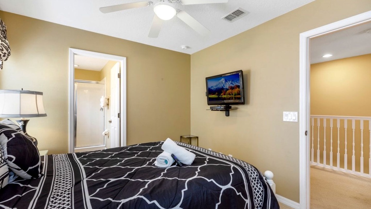 Photo of Bedroom in Watersong