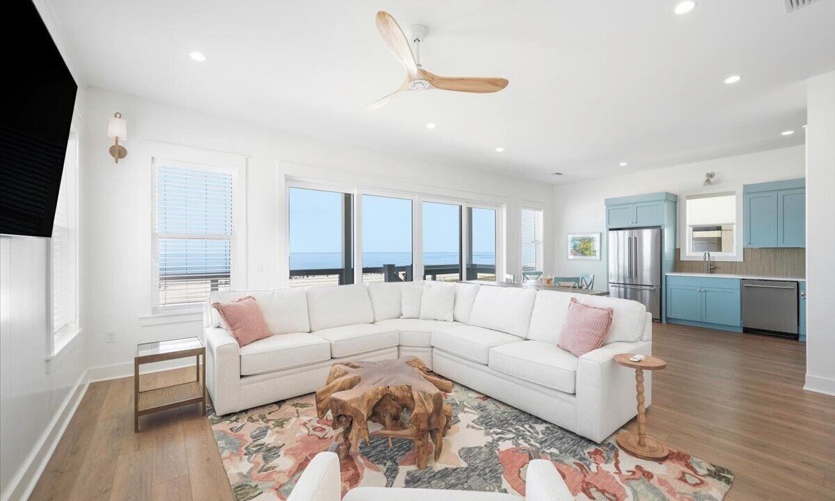 Photo of Livingroom in Mexico Beach