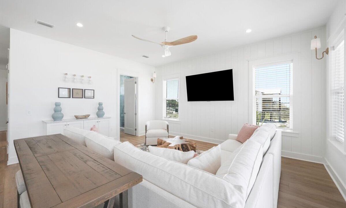 Photo of Livingroom in Mexico Beach