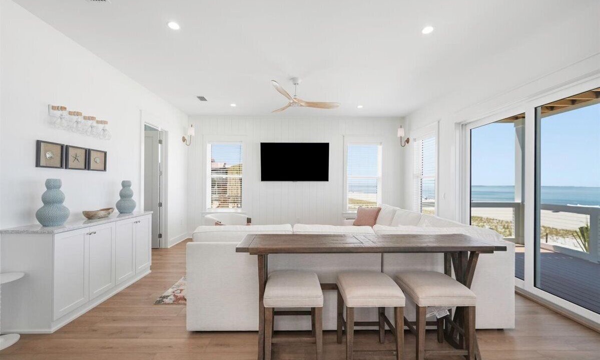 Photo of Livingroom in Mexico Beach