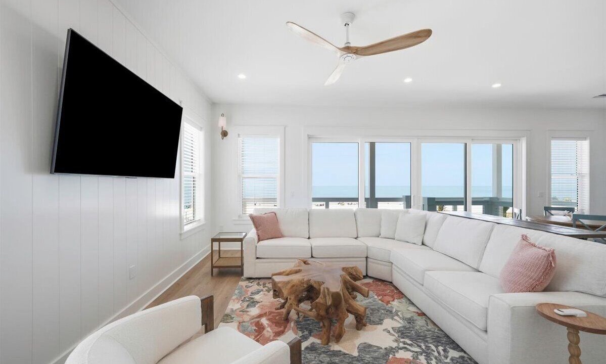 Photo of Livingroom in Mexico Beach