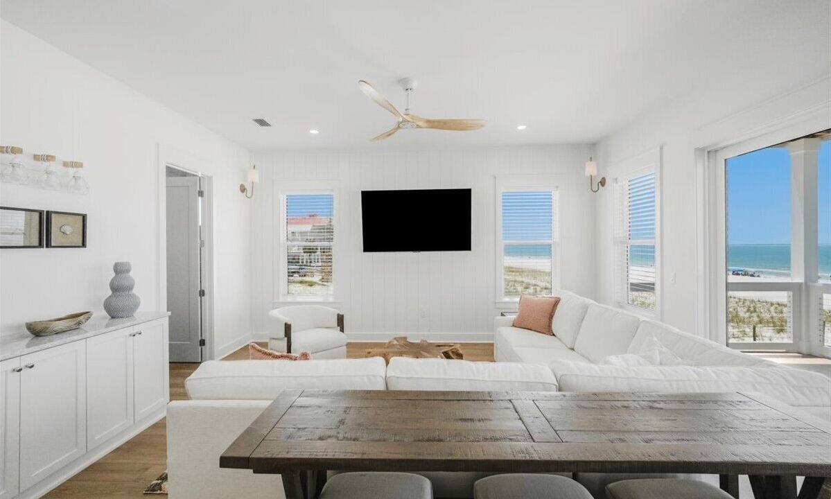 Photo of Livingroom in Mexico Beach