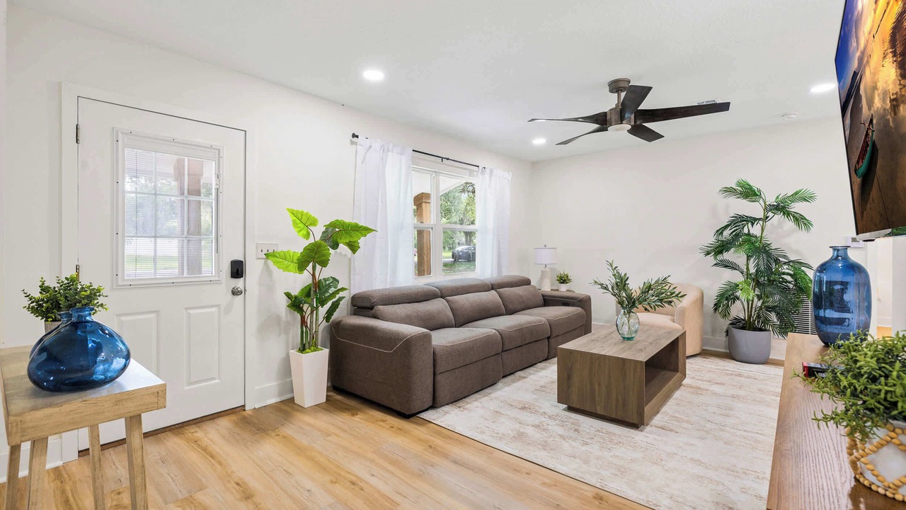 Photo of Livingroom in Ridge Manor