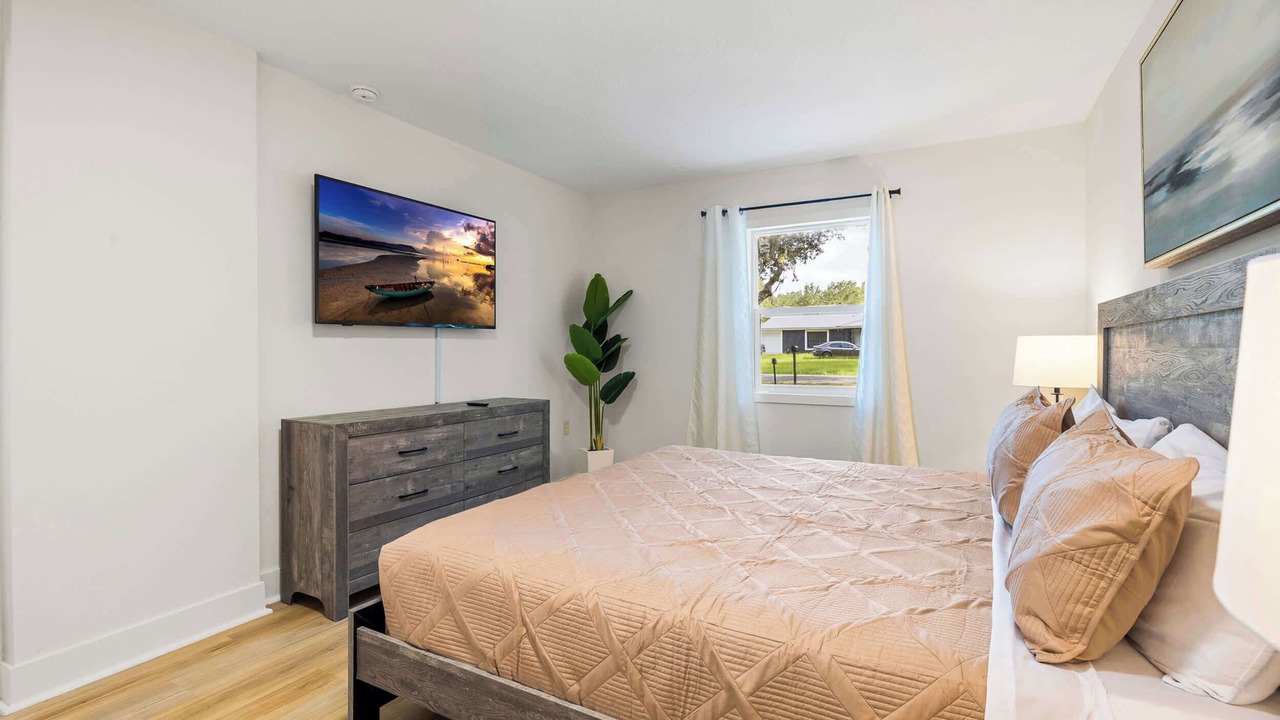 Photo of Bedroom in Ridge Manor