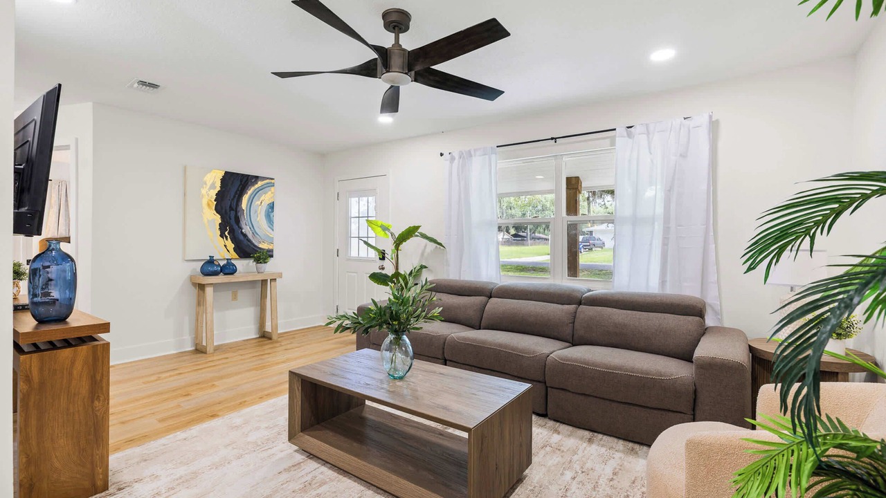 Photo of Livingroom in Ridge Manor