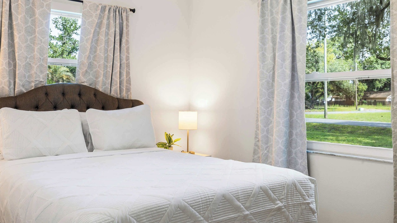 Photo of Bedroom in Ridge Manor