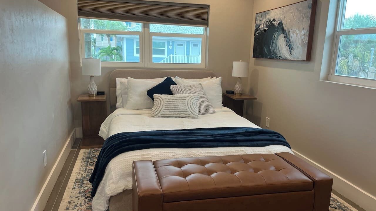 Photo of Bedroom in Mid Island