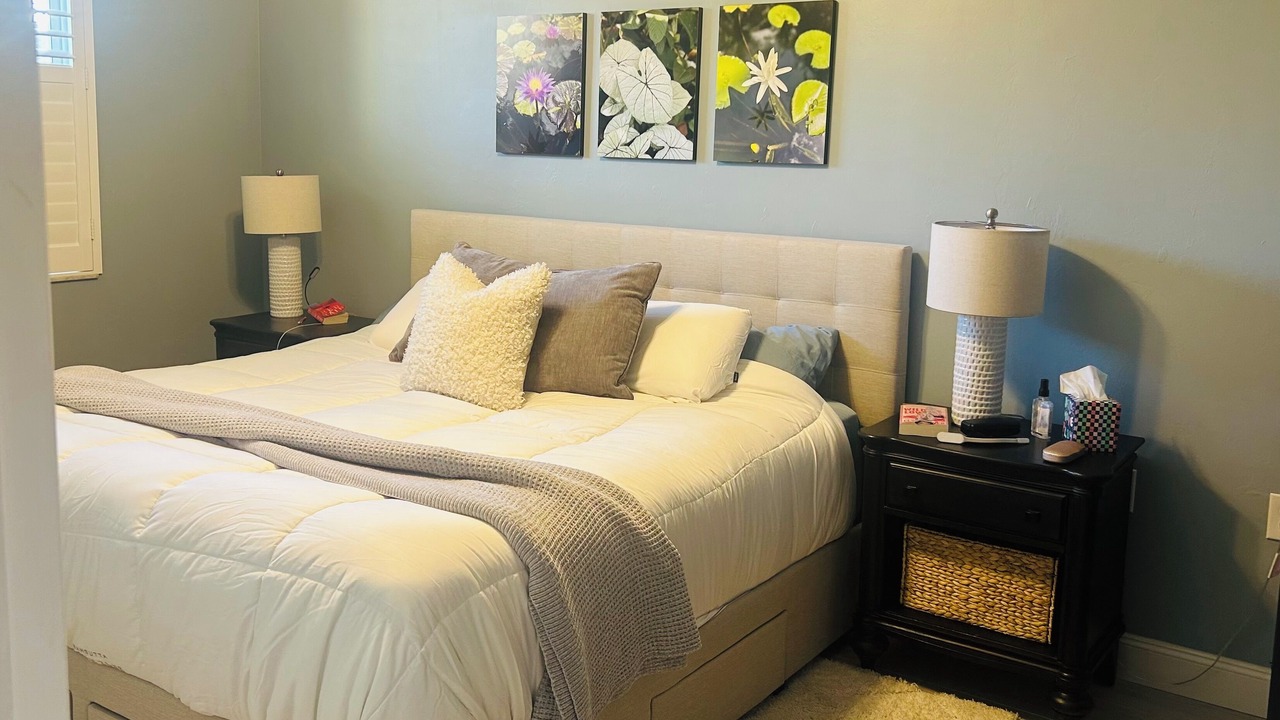 Photo of Bedroom in Stoneybrook