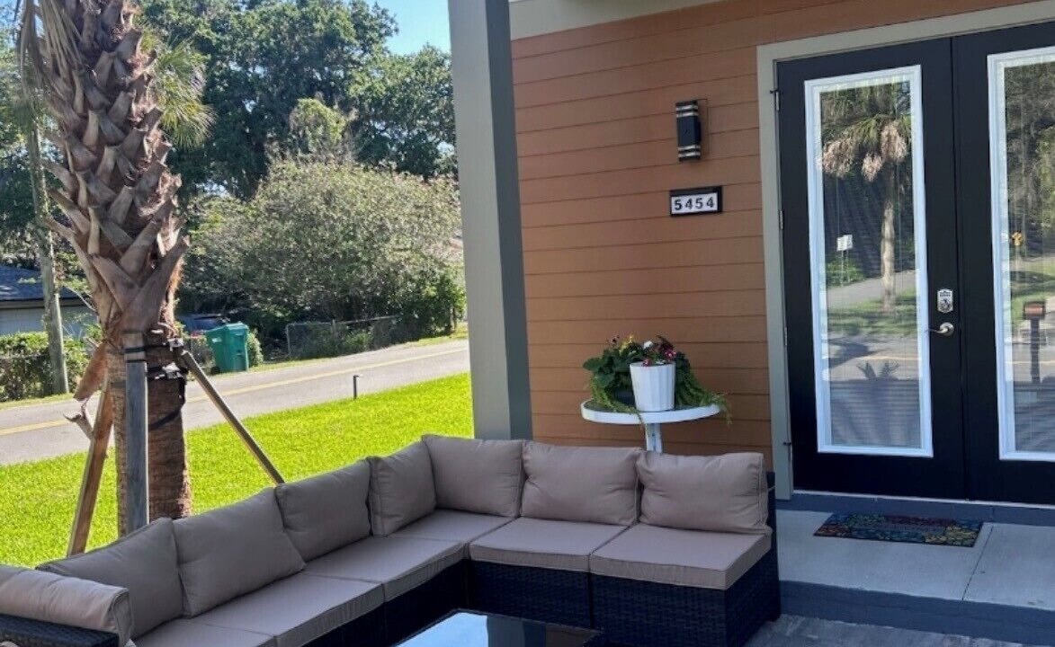 Photo of Patio Balcony in American Beach