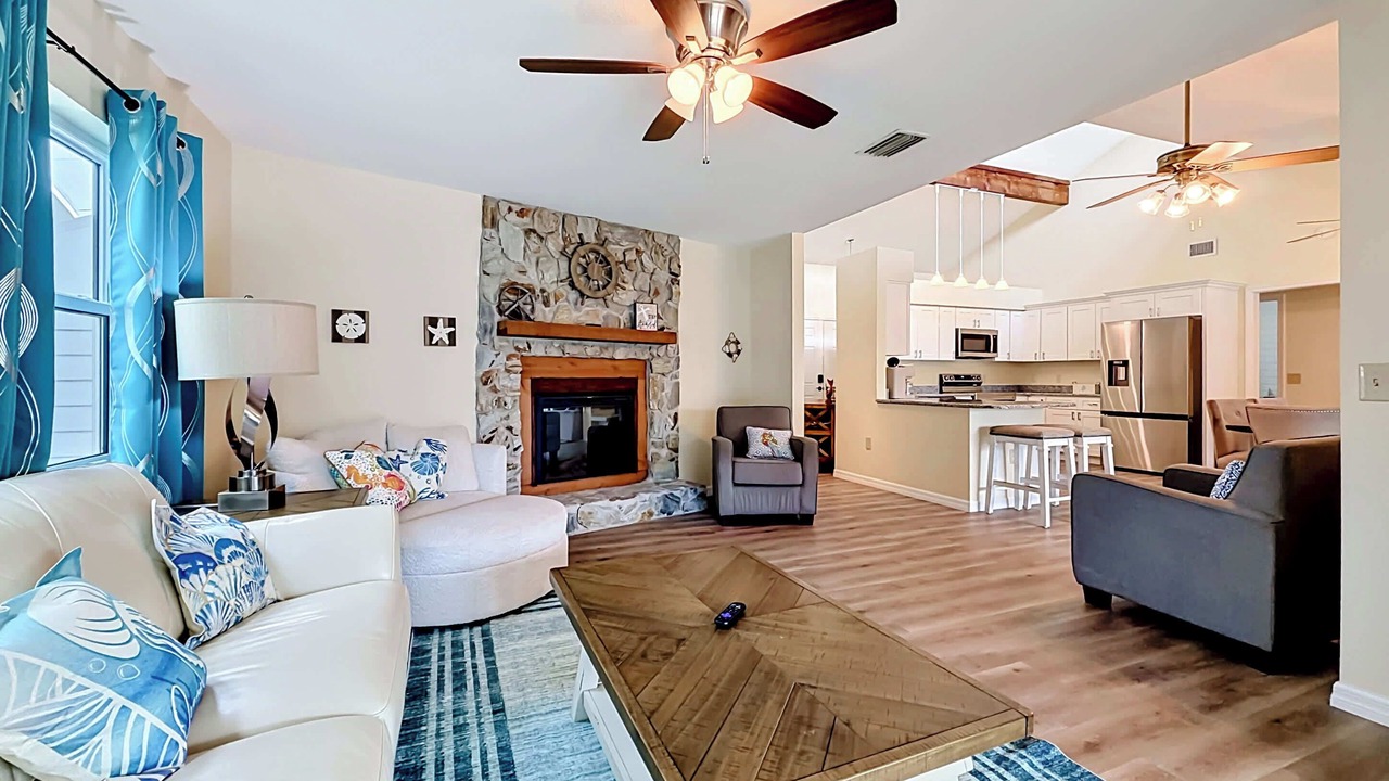 Photo of Livingroom in Dixie Shores