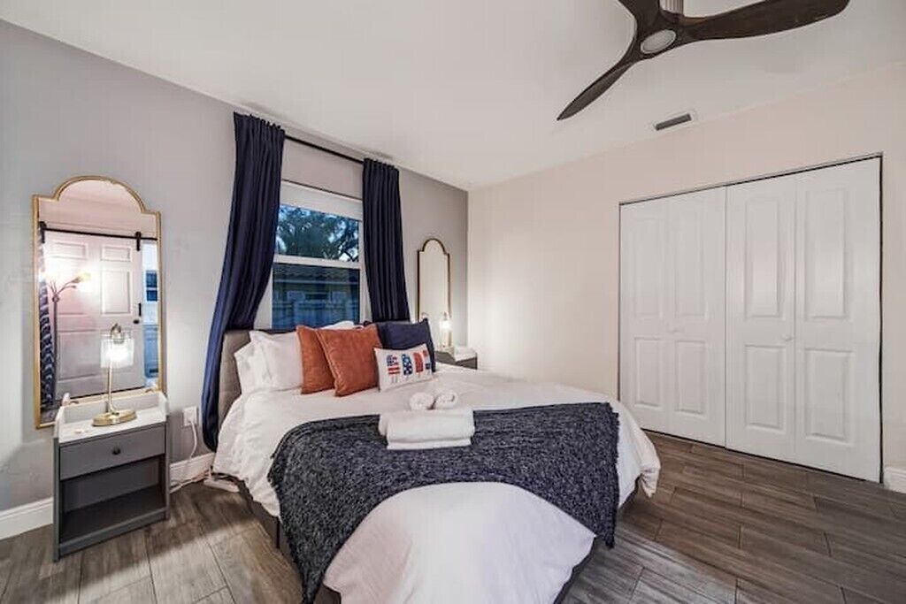 Photo of Bedroom in Biscayne Park