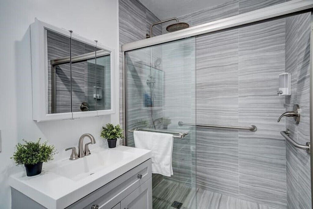 Photo of Bathroom in Biscayne Park