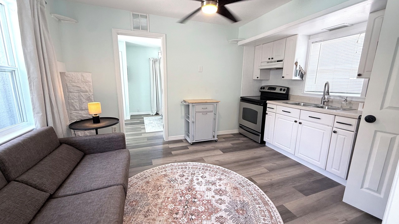 Photo of Livingroom in Historic Old Northeast