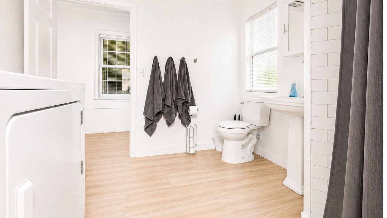 Photo of Bathroom in Suwannee
