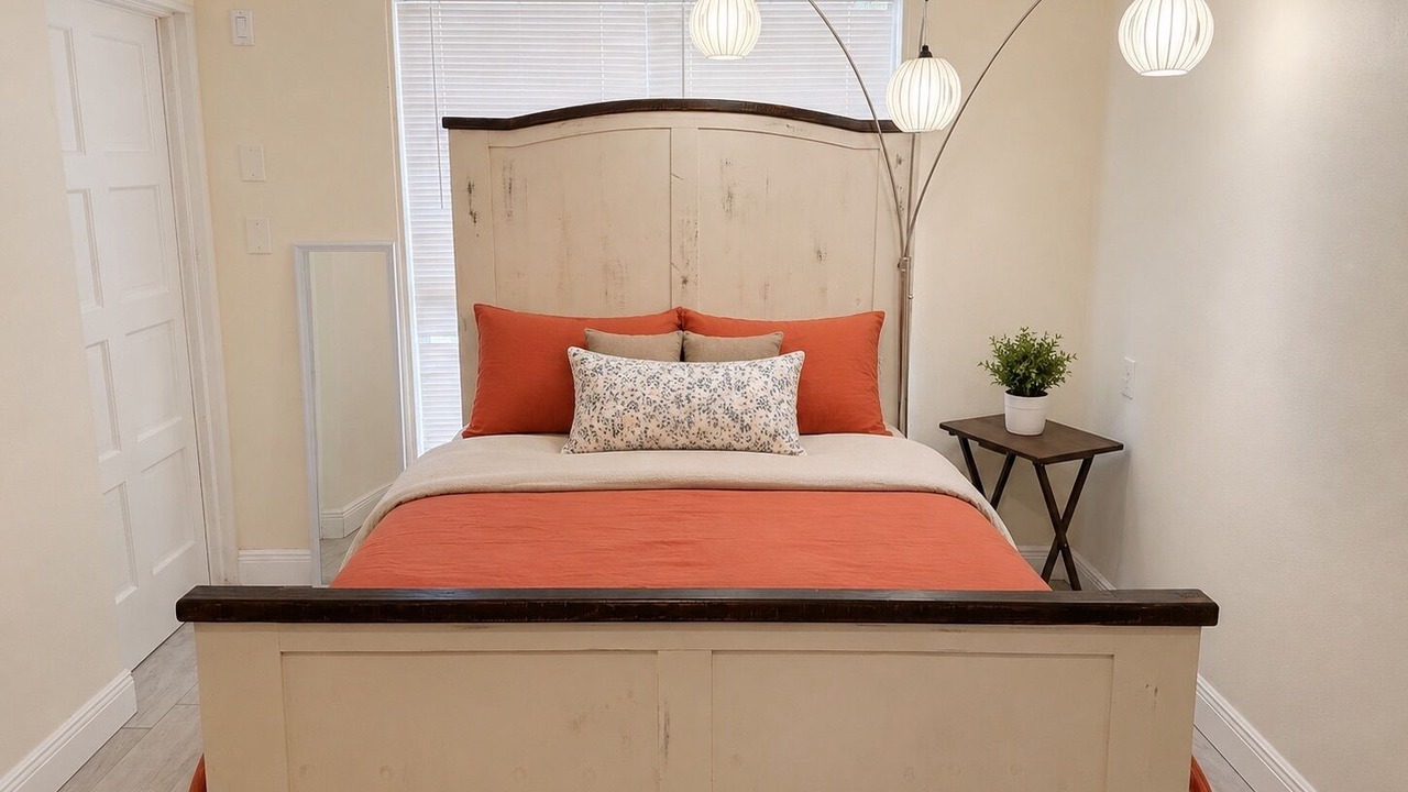 Photo of Bedroom in Mount Plymouth