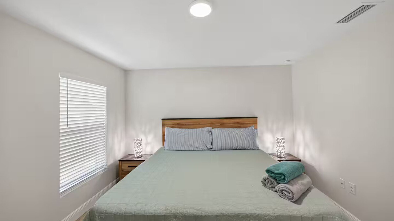 Photo of Bedroom in Englewood East