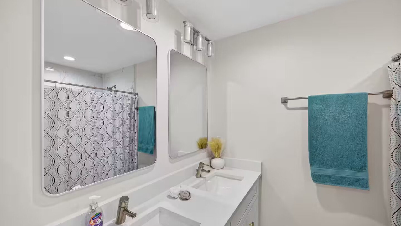 Photo of Bathroom in Englewood East