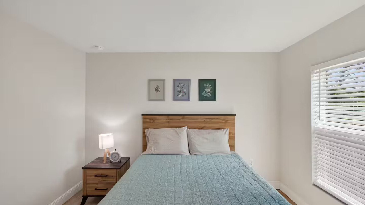 Photo of Bedroom in Englewood East