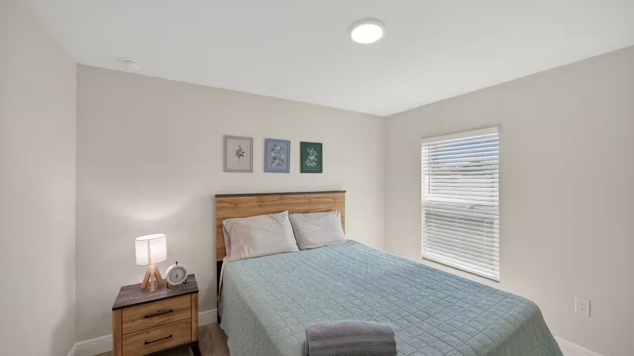 Photo of Bedroom in Englewood East
