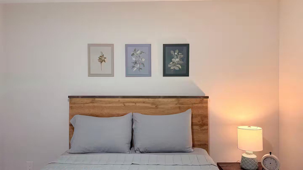 Photo of Bedroom in Englewood East