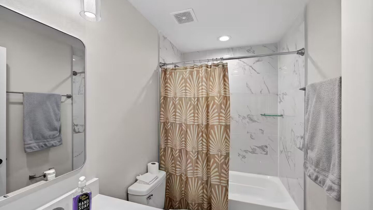 Photo of Bathroom in Englewood East