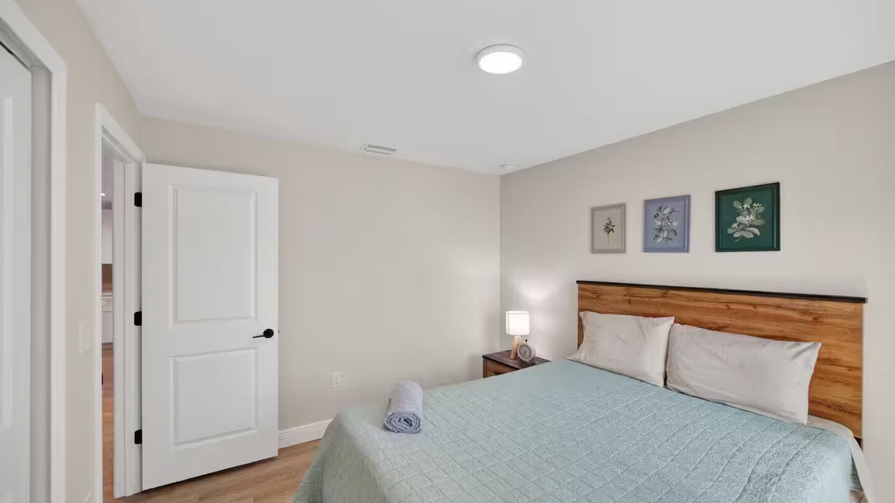 Photo of Bedroom in Englewood East