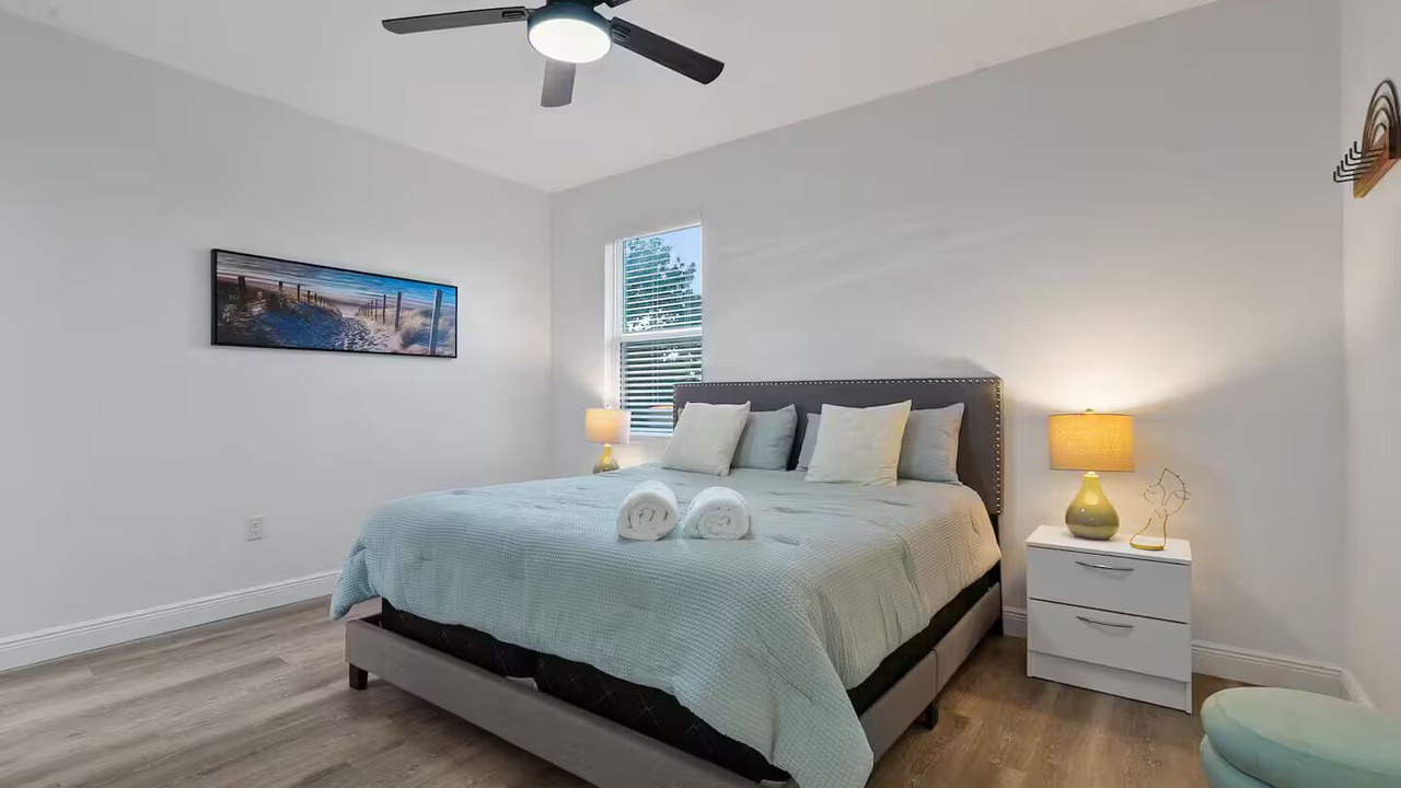 Photo of Bedroom in Englewood East