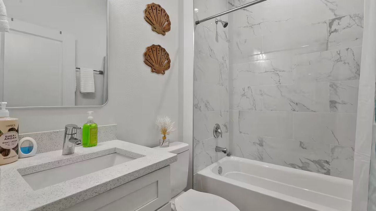 Photo of Bathroom in Englewood East