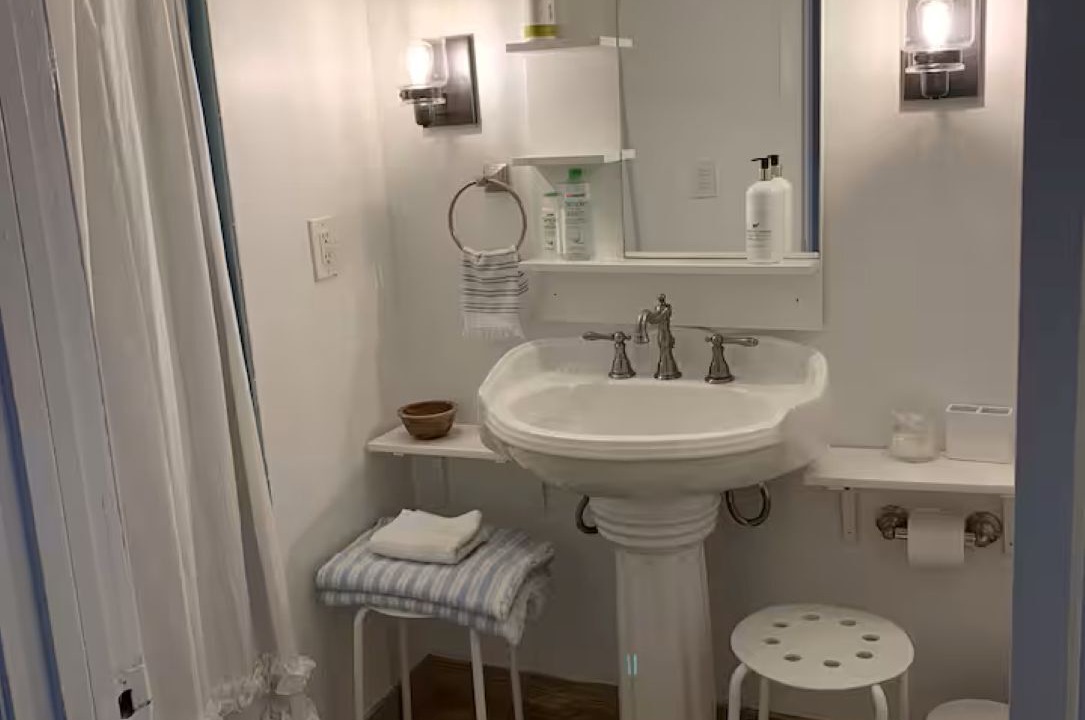 Photo of Bathroom in Southwest Coconut Grove