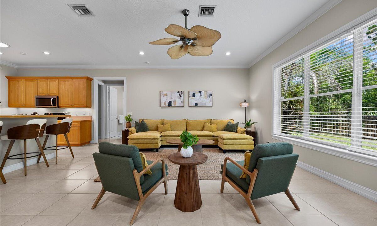Photo of Livingroom in Stuart