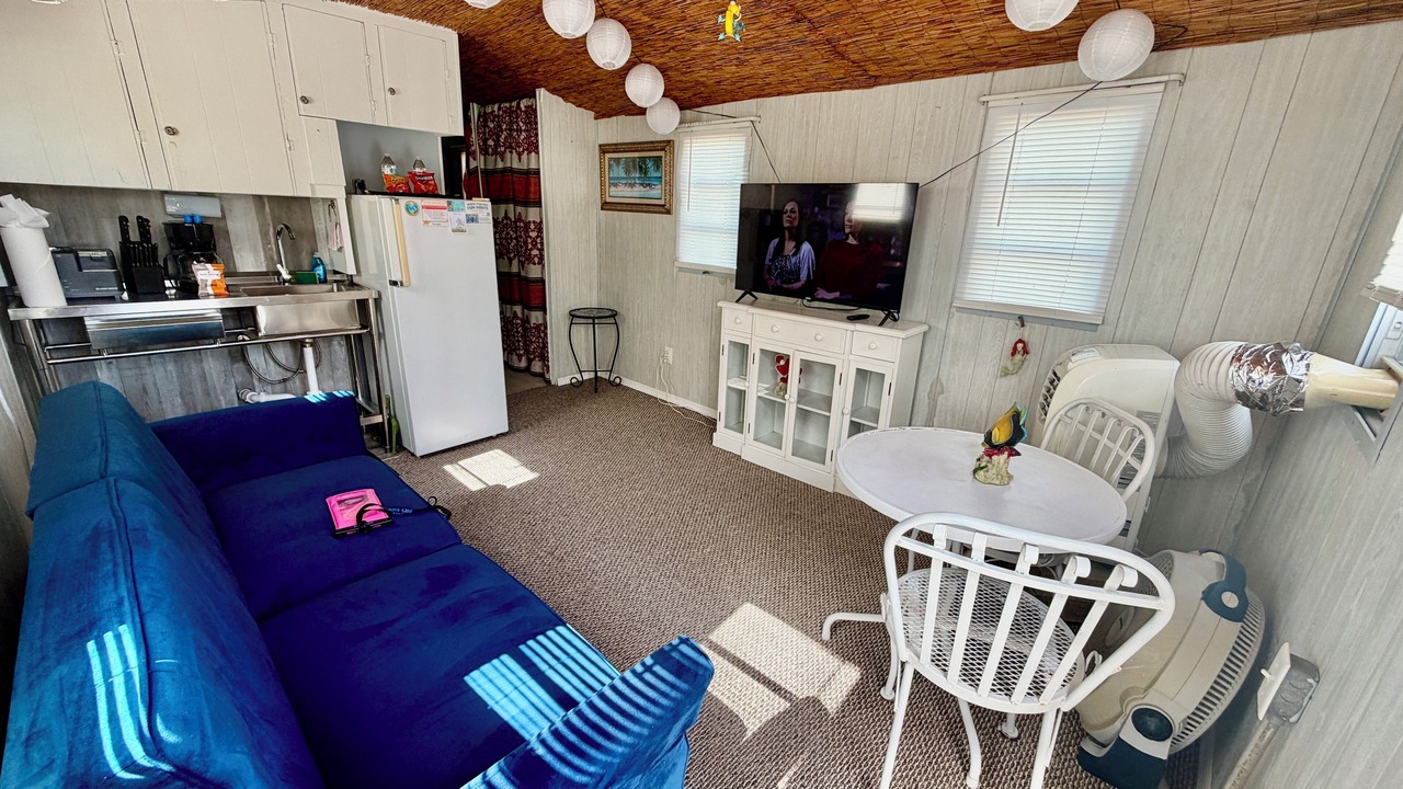 Photo of Livingroom in Weeki Wachee Gardens