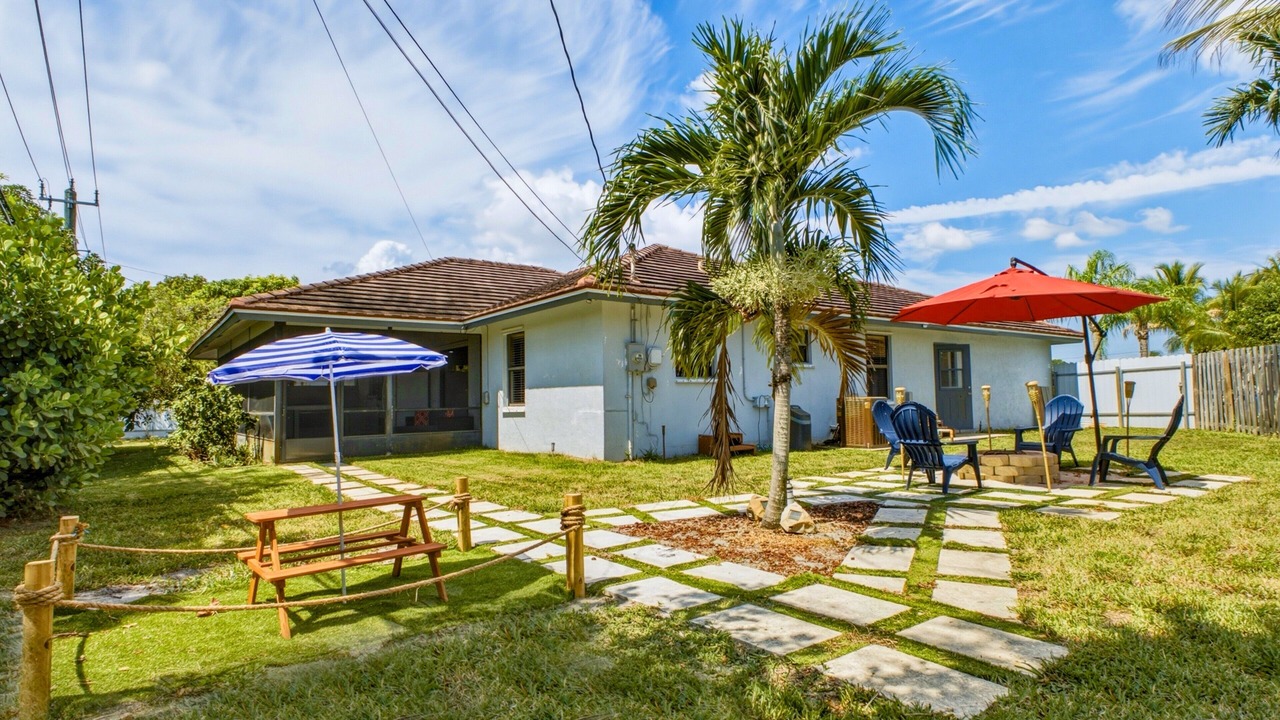 Photo of Outdoor in Lantana