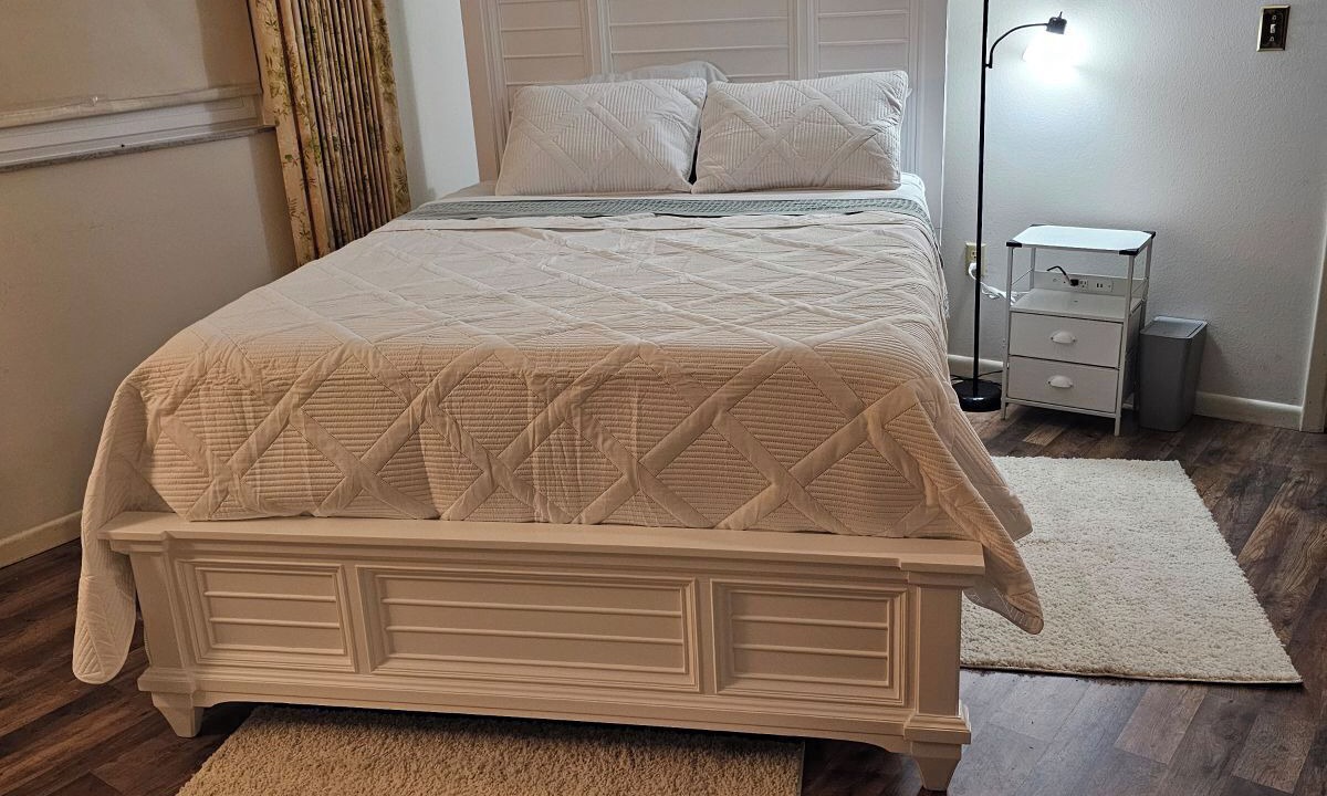 Photo of Bedroom in Dunnellon