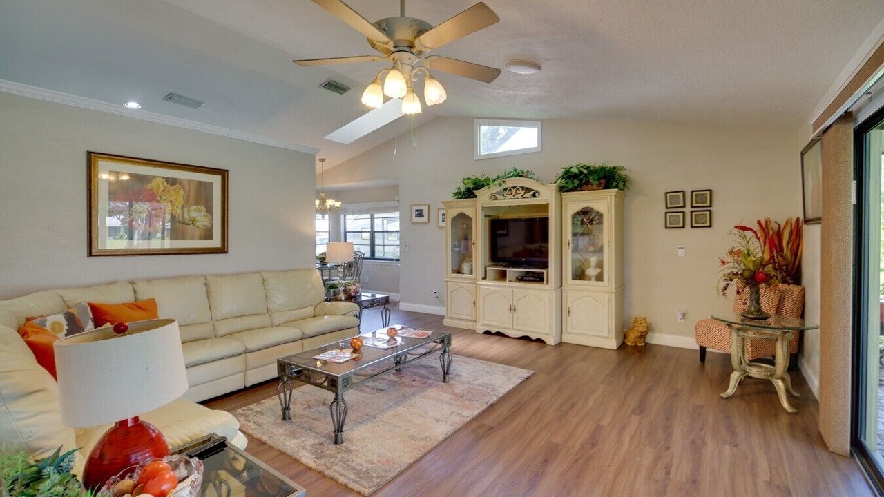 Photo of Bedroom in Lakewood Park