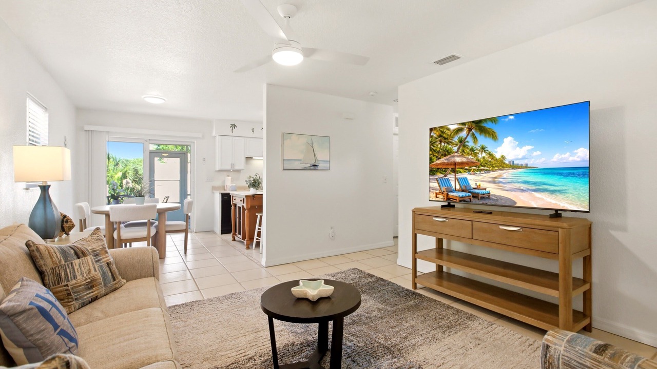 Photo of Livingroom in Englewood East