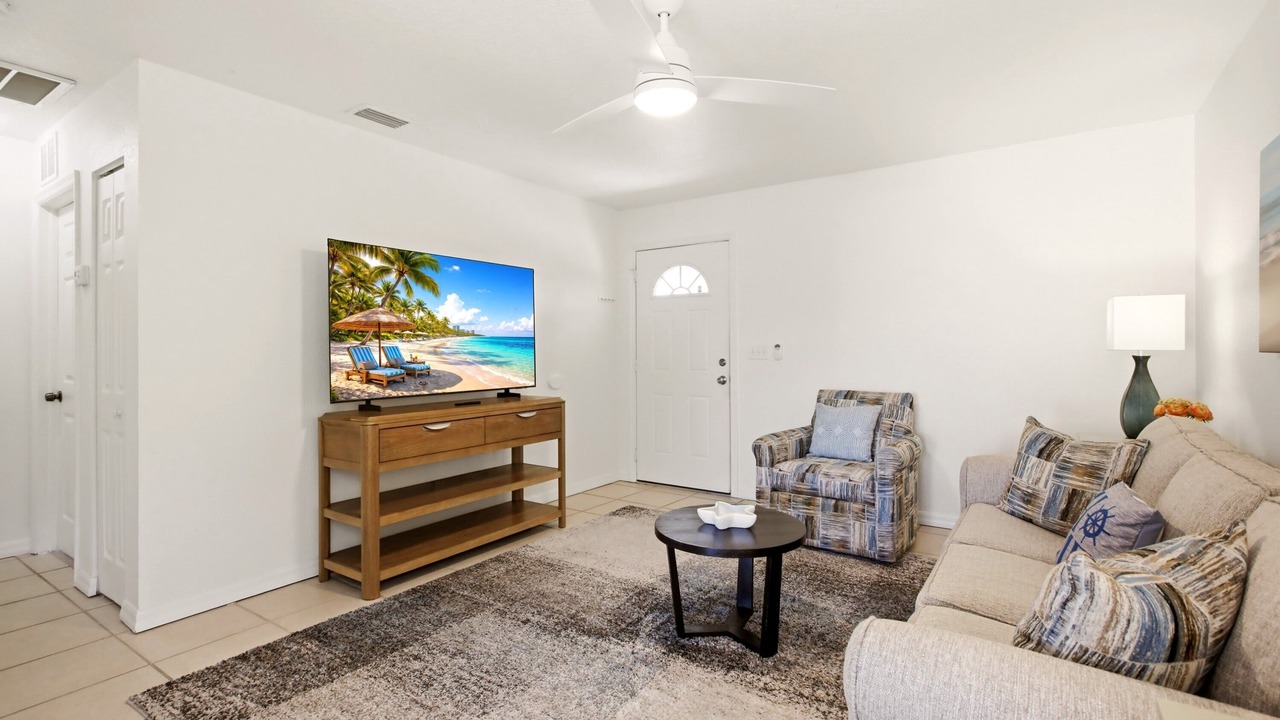 Photo of Livingroom in Englewood East