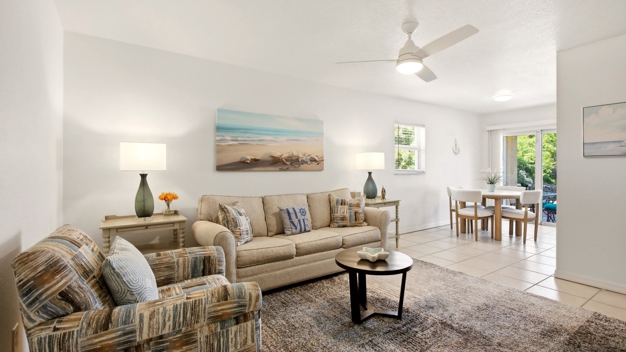 Photo of Livingroom in Englewood East