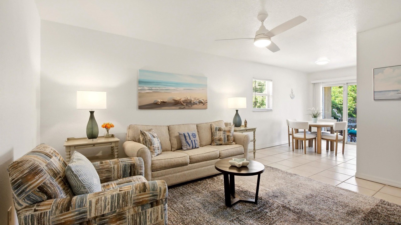 Photo of Livingroom in Englewood East