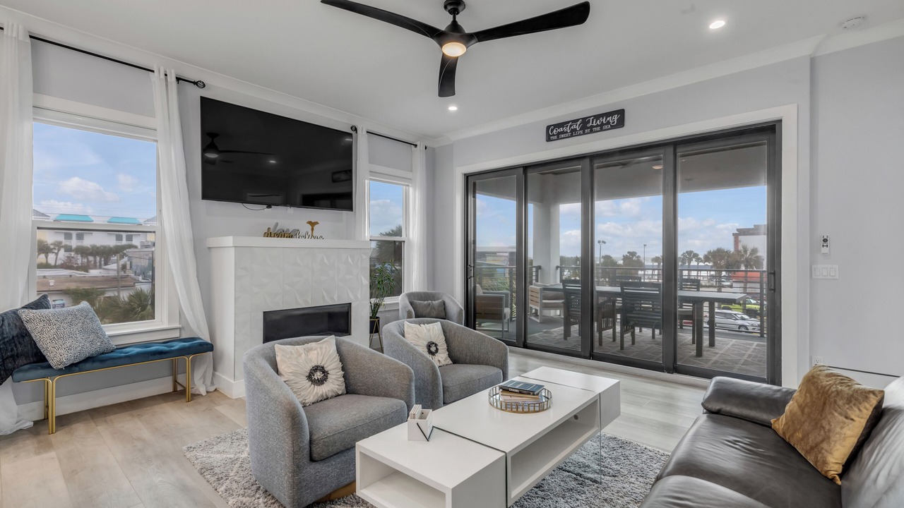 Photo of Livingroom in New Smyrna Beach