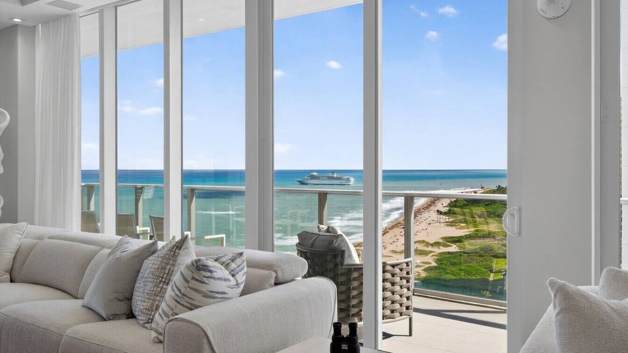 Photo of Livingroom in Singer Island