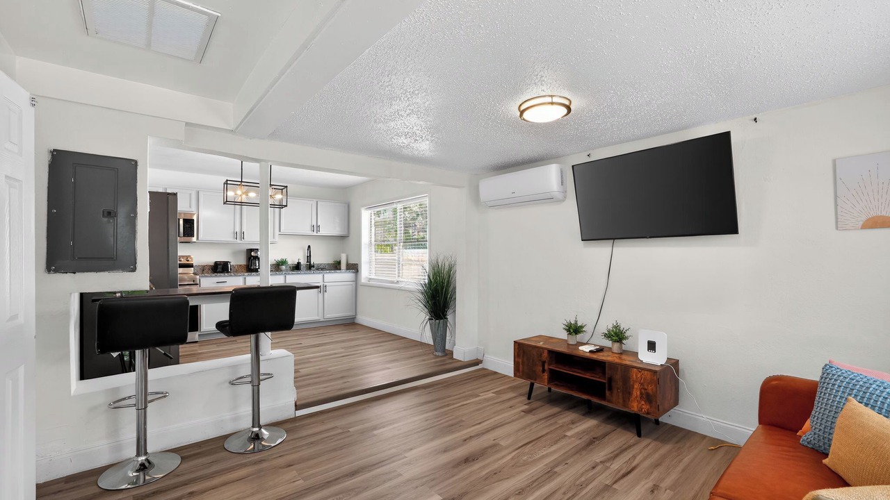 Photo of Livingroom in Ballast Point