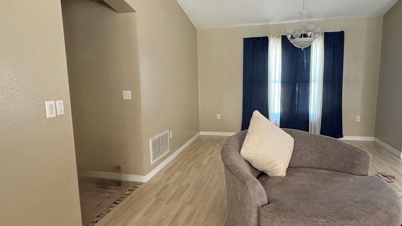 Photo of Livingroom in Spring Hill