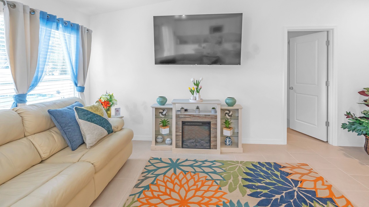 Photo of Livingroom in Lehigh Acres