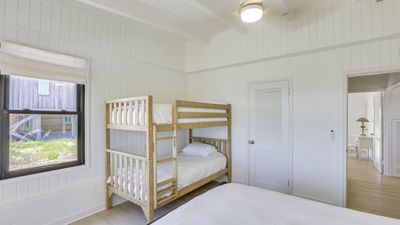 Photo of Bedroom in Alligator Point