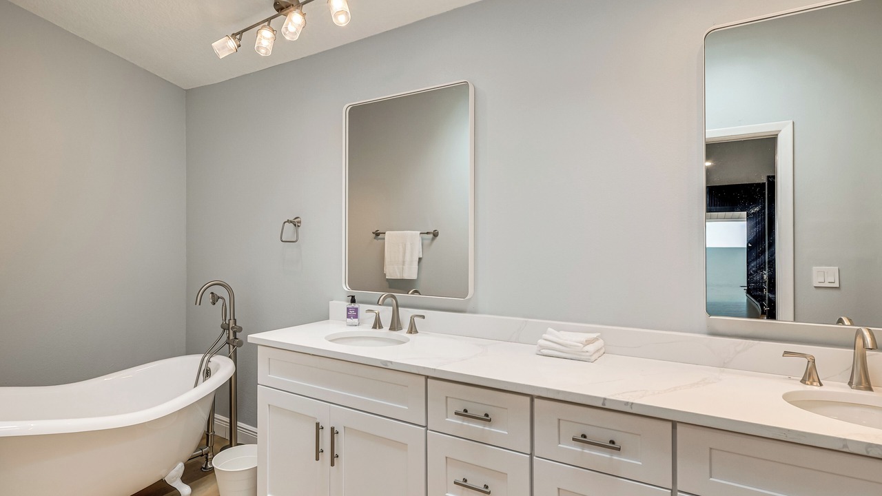 Photo of Bathroom in Apollo Beach
